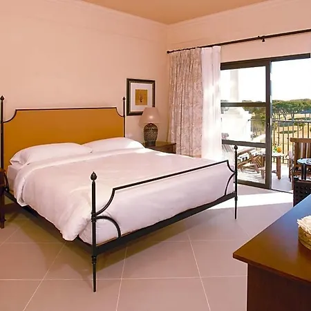 Lejlighed Olhos De Agua Sleeps 6 *